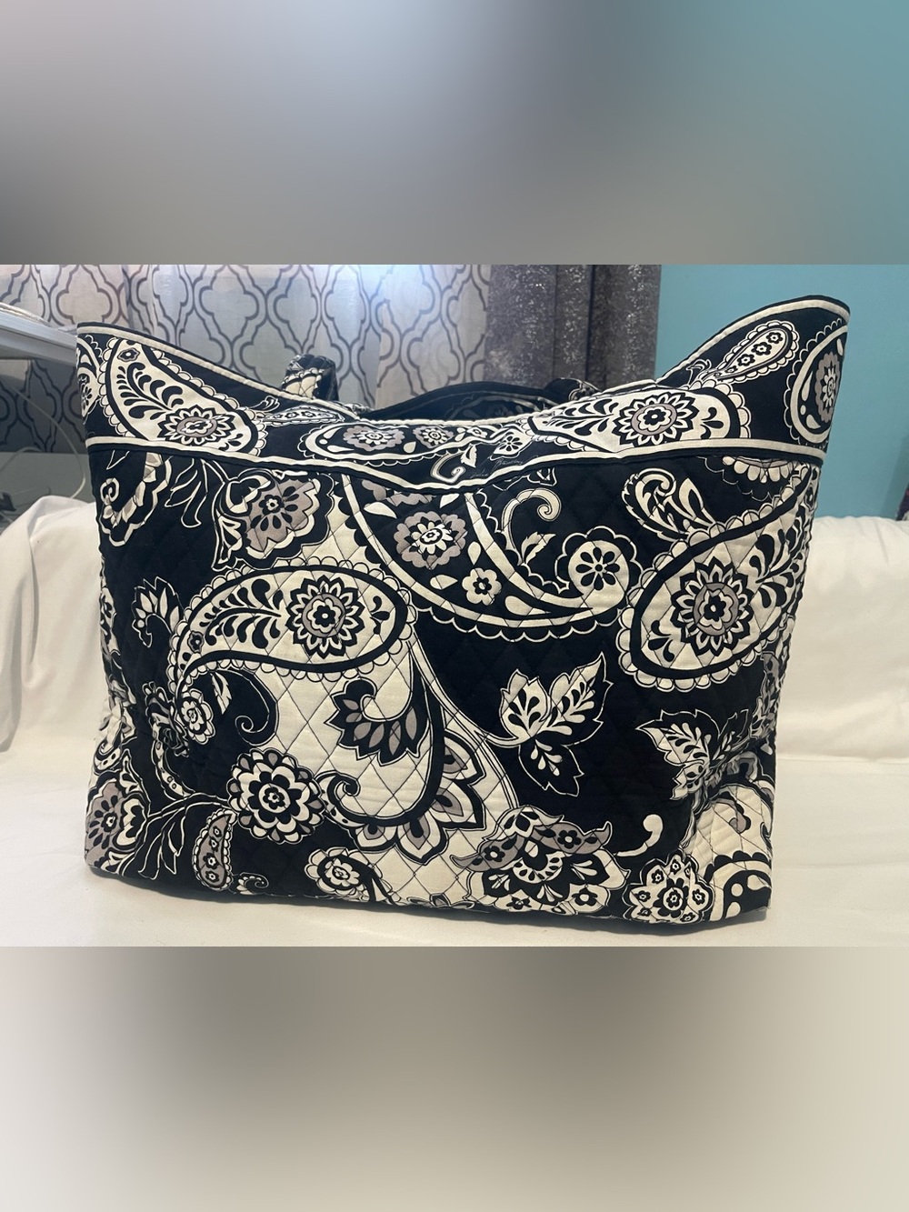 🖤🤍 Vera Bradley Black & White Quilted Paisley Tote